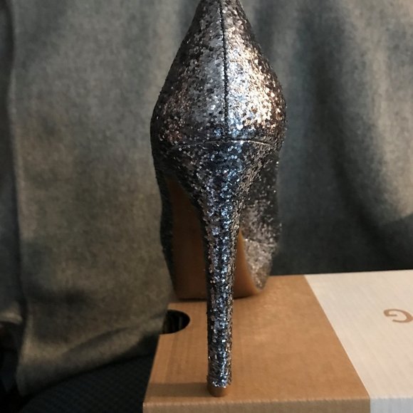 Gianni Bini - silver platform heels (7 1/2) - Picture 3 of 3